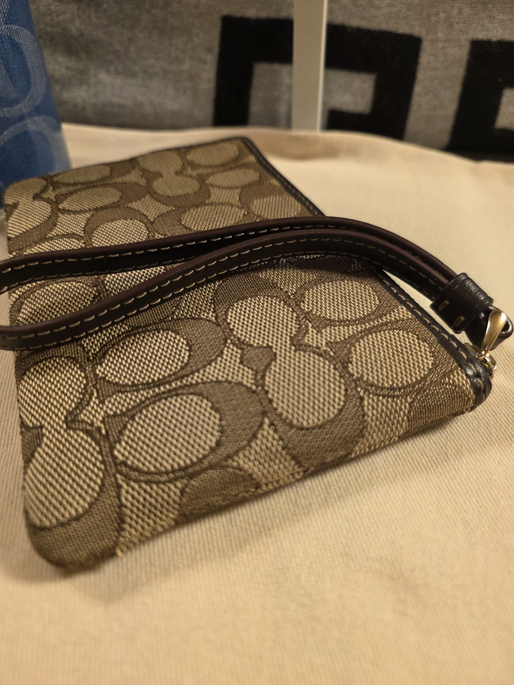 Coach Brown Signature Jacquard Wristlet with Gold Logo - Picture 5 of 8
